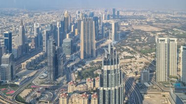 DUBAI, BAE - 22 Ocak 2024: Dubai, Dubai Gökyüzü Kazıyıcıları Üst Burj Halife Gözlem güvertesinden.