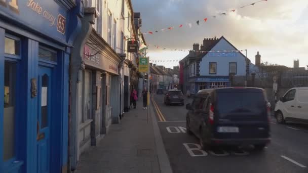 Kamera Mengarah Depan Melalui Kota Indah Kilkenny Irlandia 2023 Rekaman — Stok Video