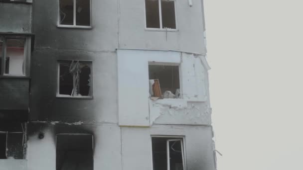Kijevben Borodjanka Egyik Ház Leégett Ablakai Erkélye Orosz Légicsapás Után — Stock videók