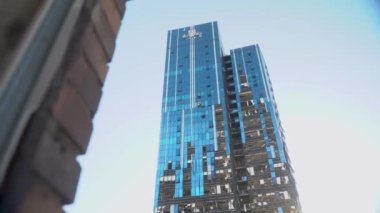 Rus İHA saldırısının sonuçları. Kyiv şehir merkezindeki yıkık ve hasarlı binalar. 4k