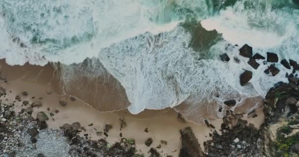 Luchtfoto Van Ruwe Zee Vanaf Atlantische Oceaan Met Witte Golven — Stockvideo
