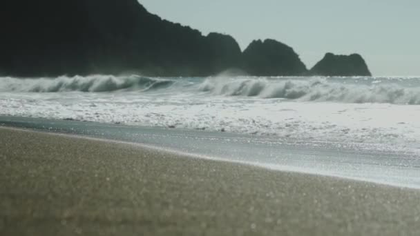Güzel Plaj Sunset Beach Sunrise Sabah Okyanusu Sarı Dramatik Bulutlarda — Stok video