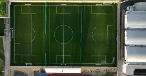 Luftaufnahmen Von Einem Fußballplatz Einem Öffentlichen Fußballplatz Für Training Und — Stockvideo