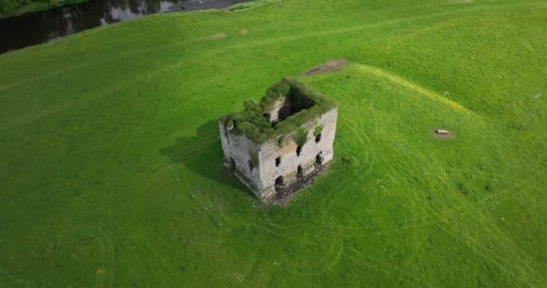 Εναέρια Ένα Κατεστραμμένο Κάστρο Γκρέναν Καστλ Αγγλο Νορμανδικός Πύργος Κυκλικό — Αρχείο Βίντεο