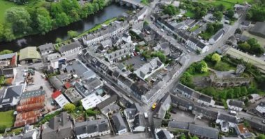 Havadan. Thomastown, İrlanda 'nın Kilkenny ilçesine bağlı bir köydür. Tarihte Ballymacandan 5k olarak bilinir.