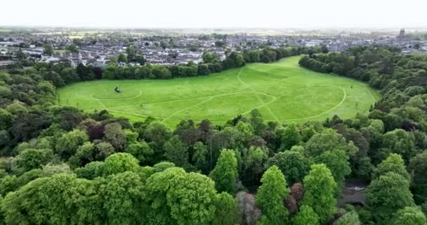 Luchtfoto Kilkenny Castle Park Rondvlucht Langs Kilkenny Park Door Groene — Stockvideo