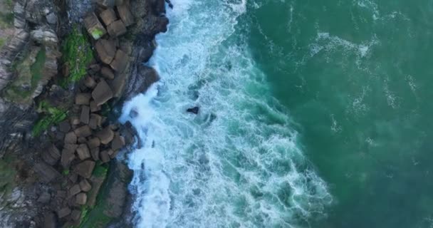 Waves Atlantic Ocean Crash Cliffs View Height 120 Metres Portugal — Stock Video