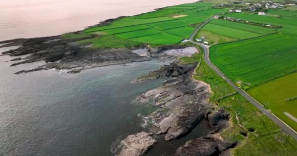 Skalnaté Břehy Krajina Divokého Atlantiku Vody Keltského Moře Okouzlující Příroda — Stock video
