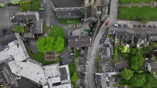 킬케니 아일랜드 마리스 가톨릭교회 대성당 주변을 비행기 — 비디오