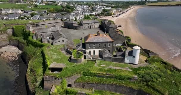 Αεροφωτογραφία Του Ιστορικού Φρουρίου Ντούνκανον Στην Ιρλανδία Ντούνκαννον Είναι Ένα — Αρχείο Βίντεο