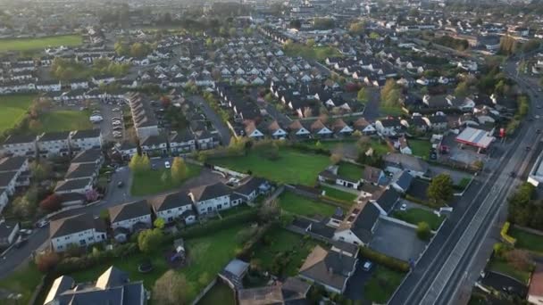 Een Drone Mooie Residentiële Huisjes Oude Stad Van Kilkenny Ierland — Stockvideo