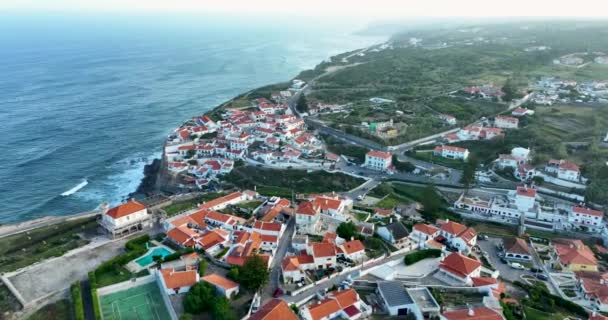 Vista Aérea Azenhas Mar Pequeño Municipio Largo Costa Salvaje Portuguesa — Vídeos de Stock