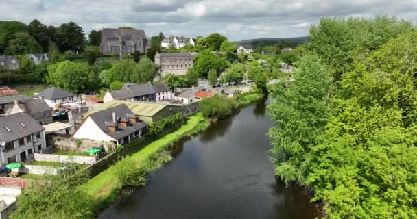 Aérien Une Belle Vieille Ville Irlande Sur Rivière Nore Thomastown — Video