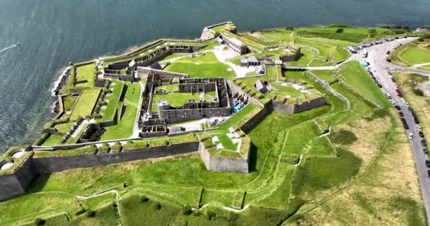 Aérea Ruinas Medievales Charles Fort Tourist Sightseeing Place Irlanda Los — Vídeo de stock