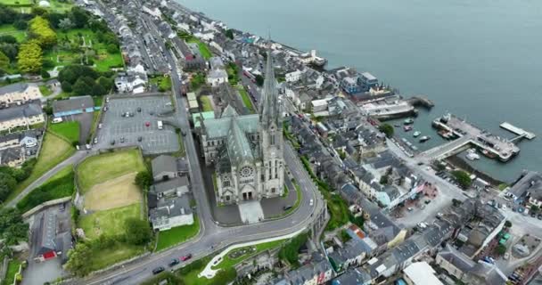 Flygplan Cirkulär Flyg Över Colmans Katedralen Cobh Town Cork Irland — Stockvideo