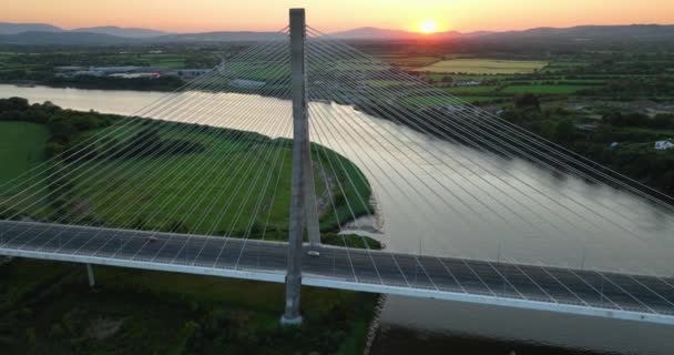Havadan Büyük Köprünün Üzerinden Uçuyor Thomas Francis Meagher Köprüsü County — Stok video