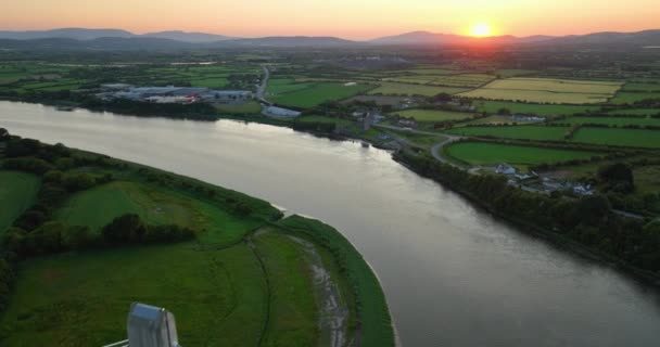 巨大的桥 Thomas Francis Meagher桥爱尔兰Tipperary县爱尔兰Suir河上的斜拉桥 沃特福德高质量的4K镜头 — 图库视频影像