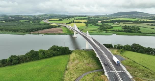 Odlétáním Dálničního Mostu Výhledy Krásné Zelené Údolí Irska Most Rose — Stock video