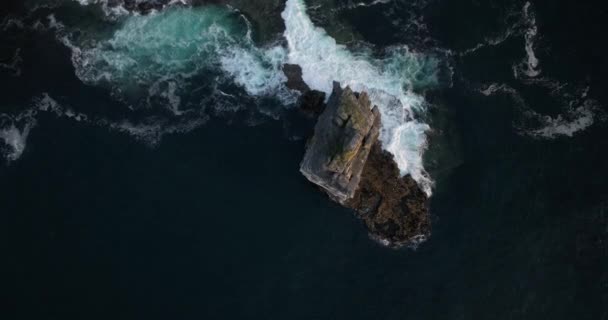 Aérea Cliffs Moher Ireland Volar Sobre Pila Mar Branaunmore Con — Vídeo de stock