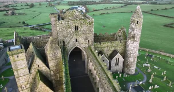 Воздушный Круглая Rock Cashel Известен Cashel Kings Историческое Место Ирландии — стоковое видео