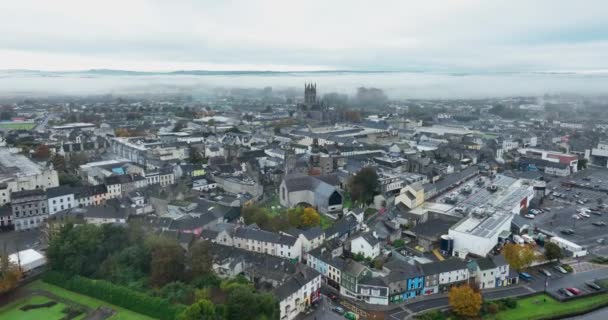 Panorama Ancienne Ville Couverte Brouillard Bonjour Dans Ville Brumeuse Kilkenny — Video