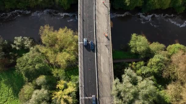 Bro Över Floden Stängd Väg Riktning Bro Med Ett Körfält — Stockvideo