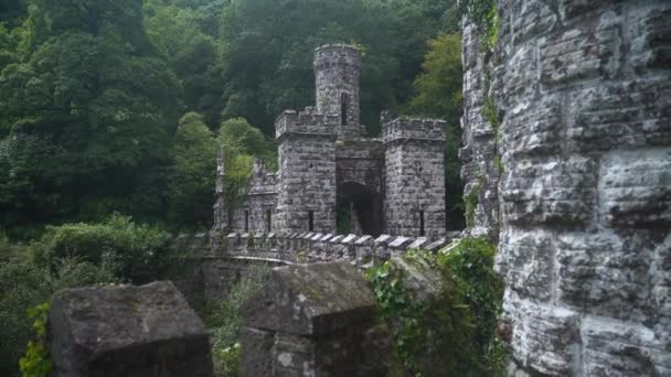 Ballysaggartmore Torres Câmera Voa Através Ponte Medieval Lismore Condado Waterfords — Vídeo de Stock