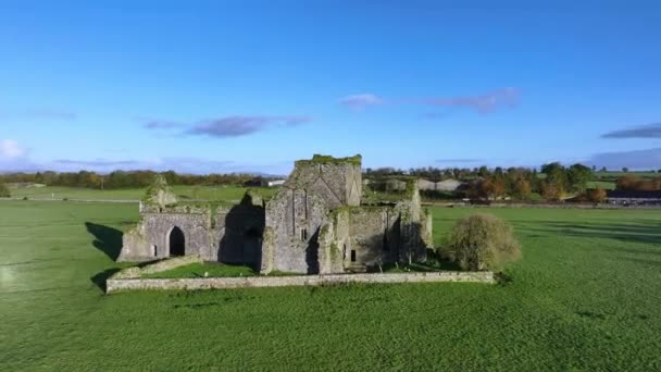 Aerial Circular View Hore Abbey Hore Abbey Cemetery Graveyard Ruins — Stock Video