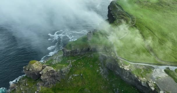 Εναέρια Cliffs Moher Απότομο Γκρεμό Ιρλανδία Τουριστικός Προορισμός Ένας Δημοφιλής — Αρχείο Βίντεο