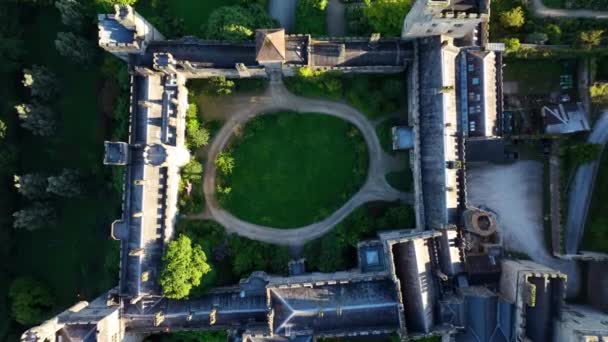 Luchtfoto Lismore Castle Bovenaanzicht Het Dak Van Het Kasteel Met — Stockvideo