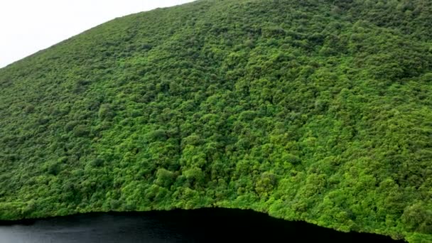 Oazę Środku Gór Widok Lotu Ptaka Lough Ouler Góry Tonelagee — Wideo stockowe
