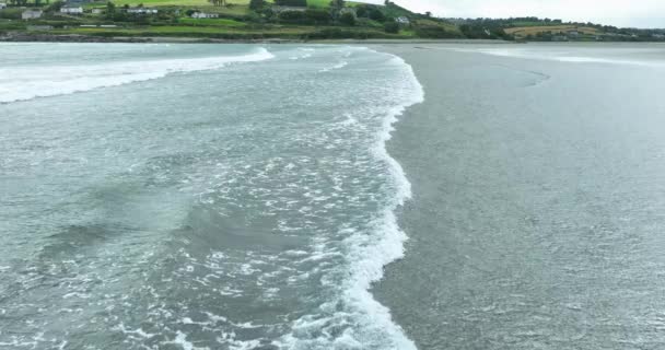 Повітря Гарний Пляж Широкою Береговою Лінією Блакитною Водою Атлантичного Океану — стокове відео