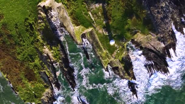 Rlanda Nın Engebeli Sahillerinde Okyanus Dalgaları Yıkılıyor Rlanda County Cork — Stok video