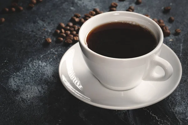 Närbild Bruna Kaffefrön Med Kaffe Mörk Yta Texturerad Kakaokornsgrupp — Stockfoto