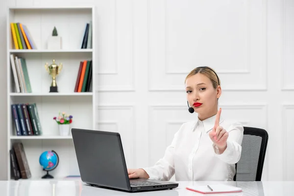 Kundendienst Niedliche Blonde Mädchen Büro Shirt Mit Headset Und Computer — Stockfoto