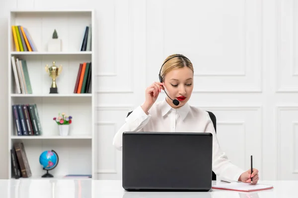 Customer Service Cute Woman White Shirt Headset Computer Taking Notes — Stock Photo, Image