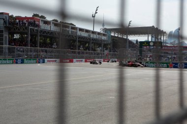 Bakü, Azerbaycan - 28 Nisan 2023: Bakü 2023 Formula 1 Grand Prix 'inde Yarış Başladı