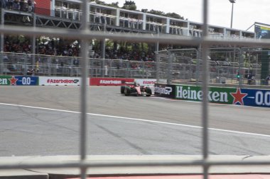 Bakü, Azerbaycan - 28 Nisan 2023: Bakü 2023 Formula 1 Grand Prix 'inde Yarış Başladı