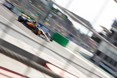 Bakü, Azerbaycan - 28 Nisan 2023: Bakü 2023 Formula 1 Grand Prix 'inde Yarış Başladı