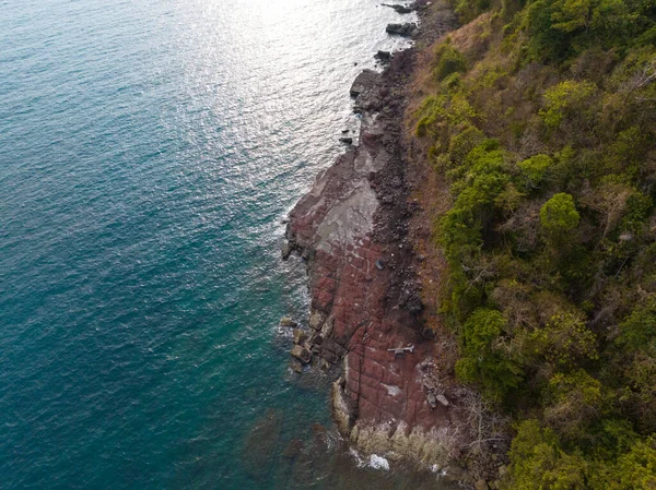 Повітряний Безпілотний Вид Прекрасний Пляж Бірюзовою Морською Водою Пальмами Таїландській — стокове фото