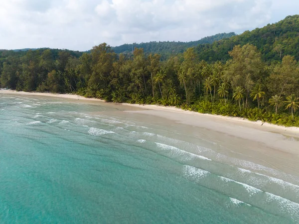 stock image Aerial drone view of beautiful beach with turquoise sea water and palm trees of Gulf of Thailand. Kood island, Thailand.