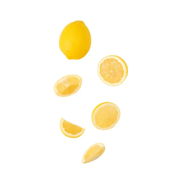 Düşen Lemon Dilimi Kırpma Yolu Ile Beyaz Arkaplanda Izole Edildi — Stok fotoğraf