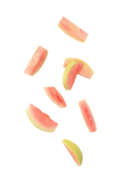 Falling Pink Guava Slice Isoliert Auf Weißem Hintergrund Mit Clipping — Stockfoto