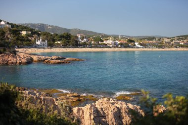 Saint Agaro, Costa Brava, İspanya 'daki Sant Pol plajı manzarası.