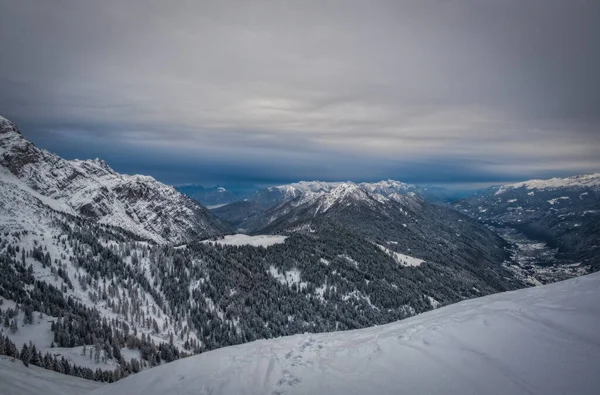 Skiing Italy Dolomites Madonna Campiglio Pinzolo Cloudy Winter Day January — Stock Photo, Image