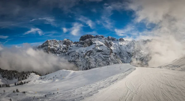 Прекрасний Вид Брента Доломітів Фантастичними Хмарами Альпами Мадонна Кампілліо Пінзоло — стокове фото