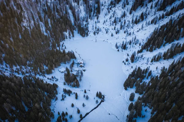 Bevroren Lago Ritorto Januari 2023 Madonna Campiglio Trentino Italië Luchtdrone — Stockfoto