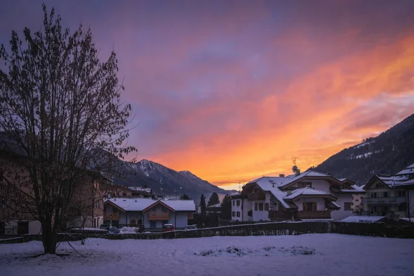 Pinzolo Unter Dem Schnee Bei Sonnenuntergang Autonome Provinz Trient Trentino — Stockfoto