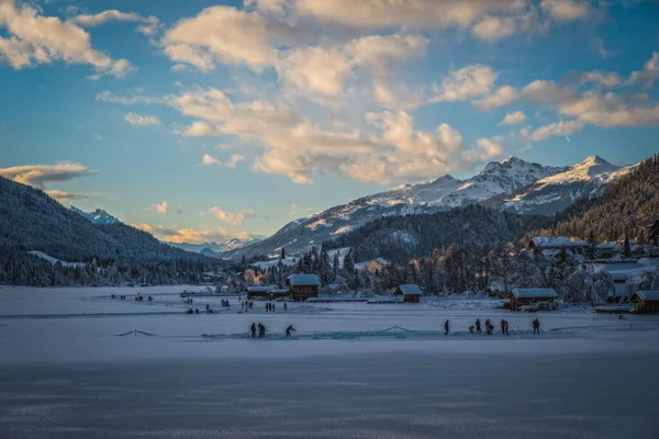 Weissensee Carintia Austria Ianuarie 2022 Lacul Înghețat Weissensee Într Rece — Fotografie, imagine de stoc