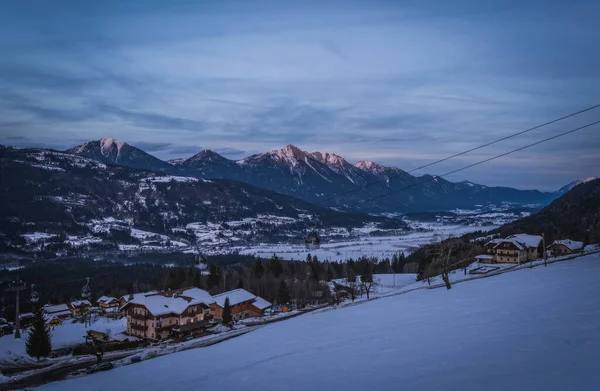 Alpenglow Atardecer Pico Montaña Estación Esquí Nassfeld Carintia Austria Enero —  Fotos de Stock